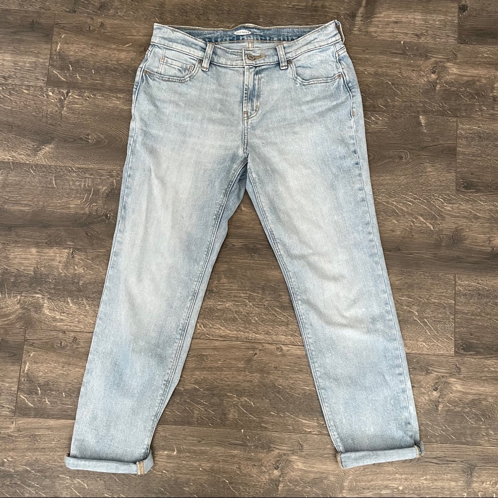 Light wash boyfriend jeans